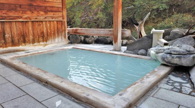 An outdoor bath at Hige no Ie inn